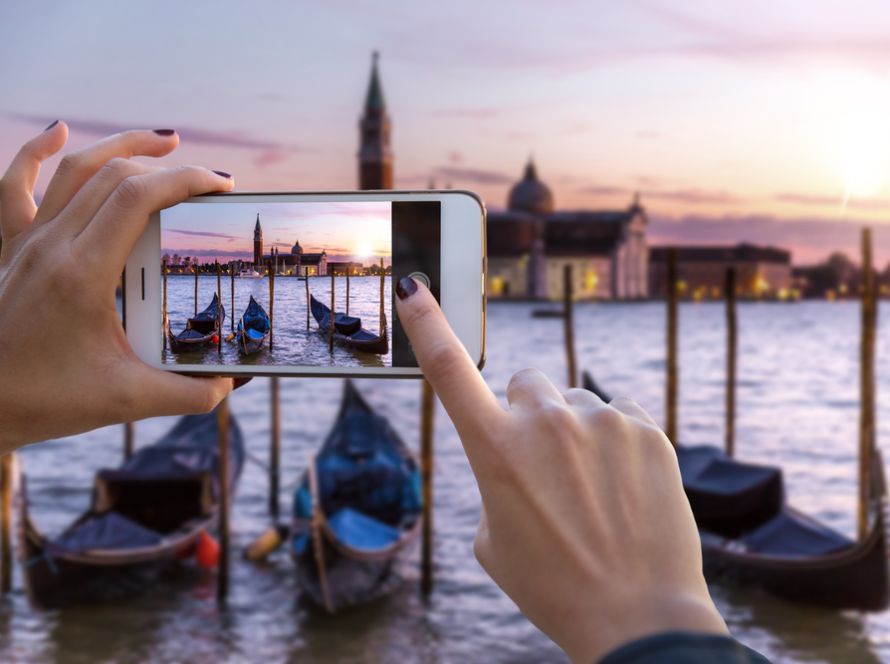 will-airbnbs-foray-into-photography-services-succeed-or-fizzle-out